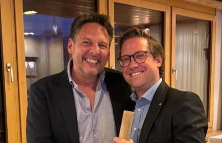 Matthias übergibt den Führungsstab an Alessandro